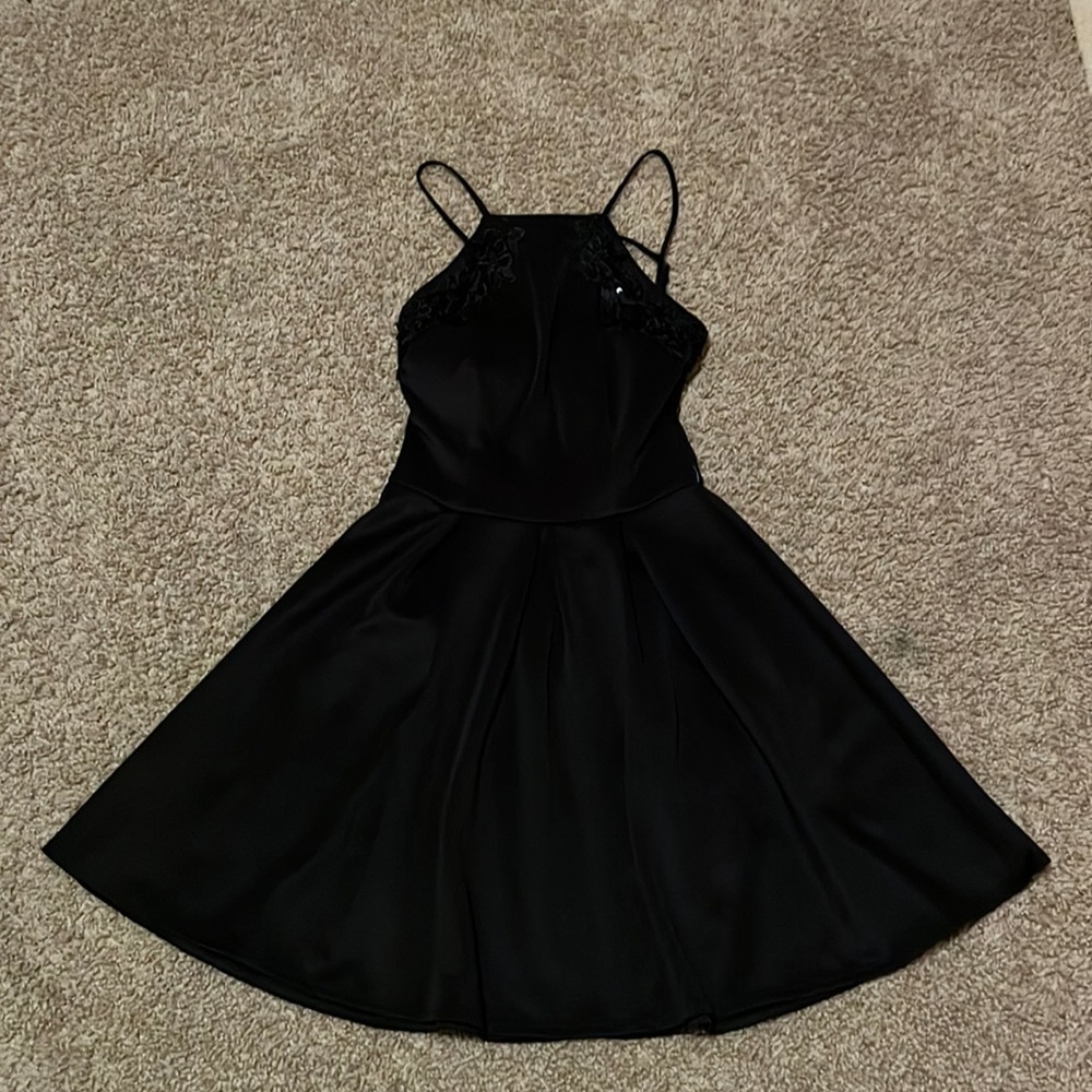 Women’s/girls black dress
